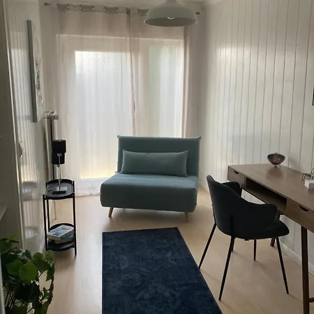 Amselweg Am Waldrand Gelegen Netflix Eigener Carport Uvm Apartment Taunusstein Exterior photo